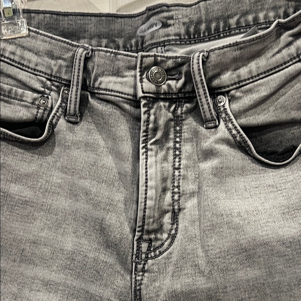 Old Navy Men's Washed Gray Slim Jeans - Picture 5 of 9